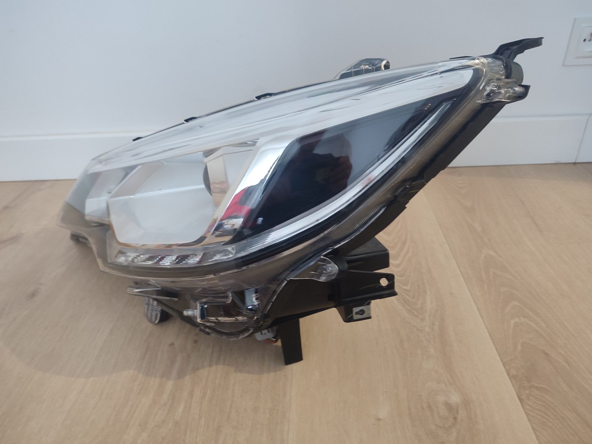 Lampa Reflektor Lewy Przód Mitsubishi Space Star Full Led 21r Oryginał