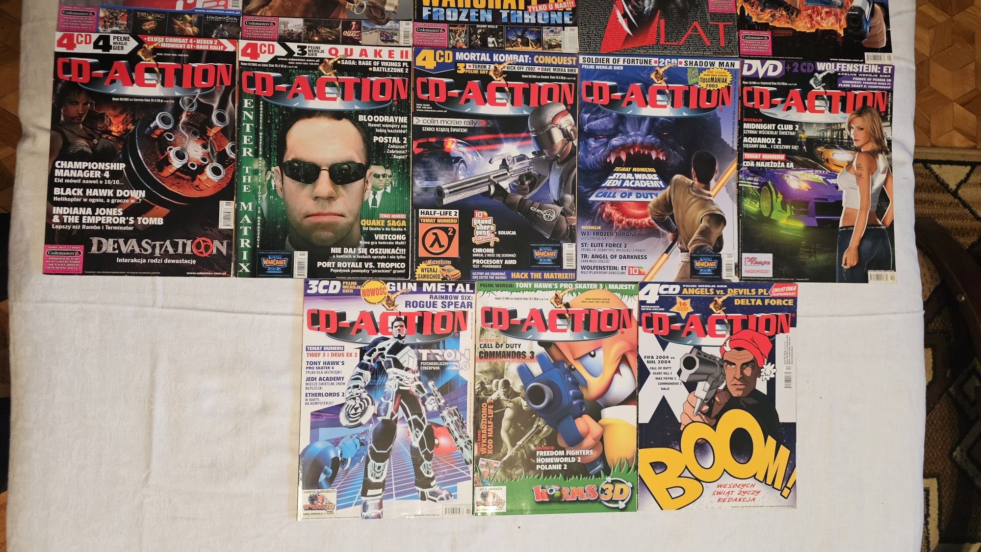 Sprzedam cały rocznik Cd-action z 2003 roku . 13 numerów .