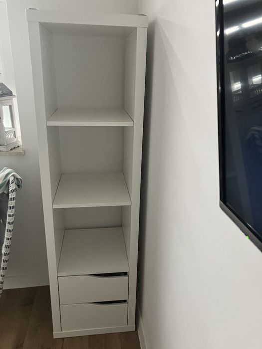 Regal ikea . Stan bardzo dobry