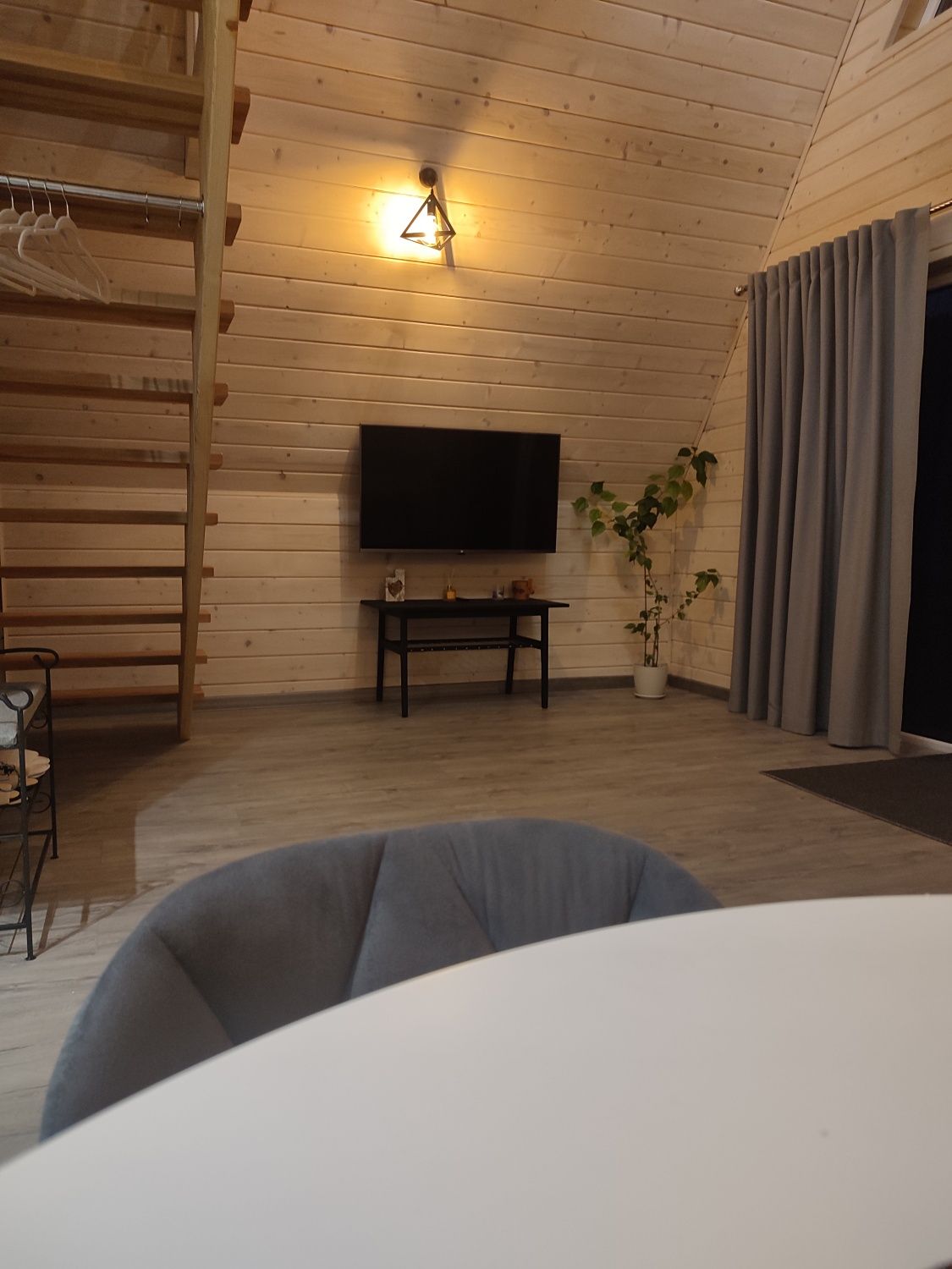 Оренда котеджу в стилі A-frame в Карпатах