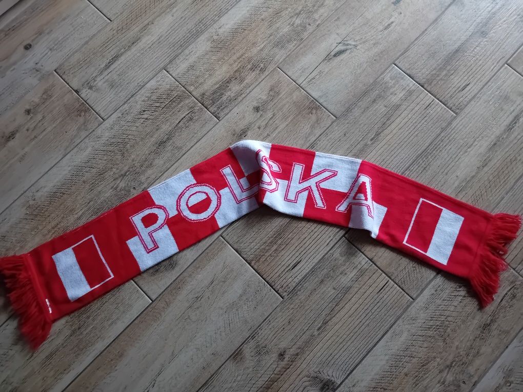 Szalik nowy dla kibica