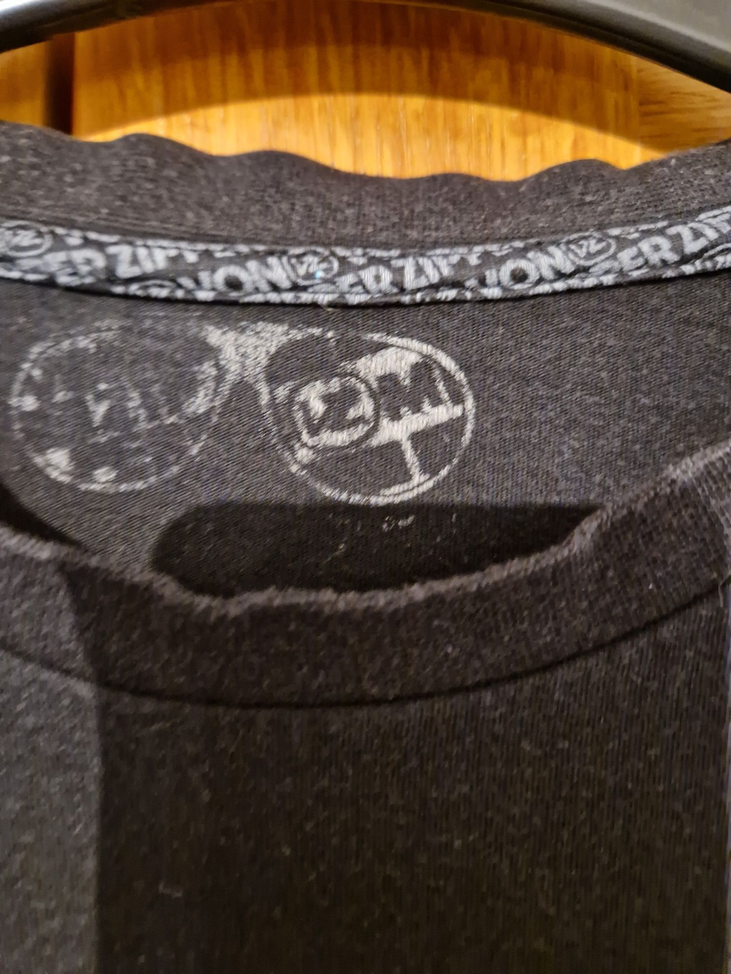 T-shirt Von Zipper preta - tamanho S