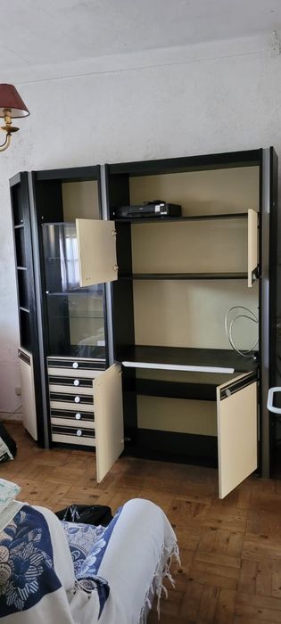Armário de sala modular com vidro usado, em boas condições