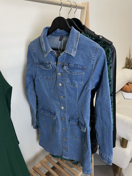 Джинсова сукня з ґудзиками