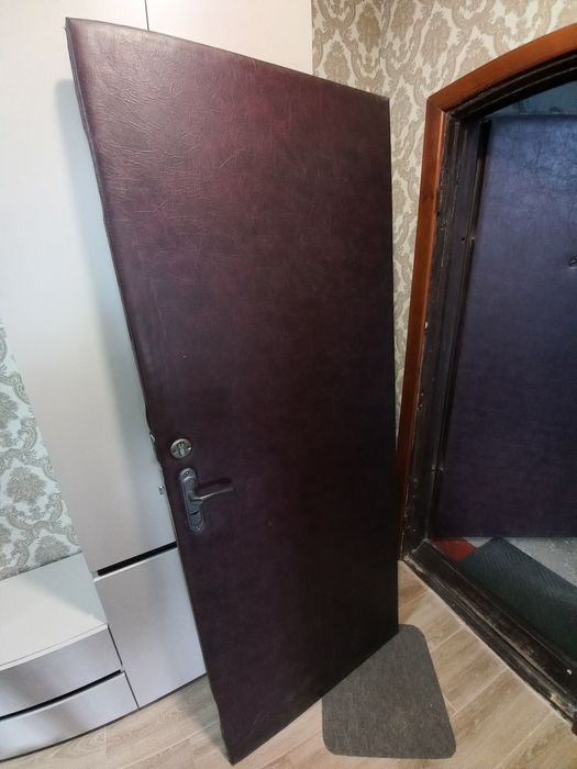 Продам двері б/у