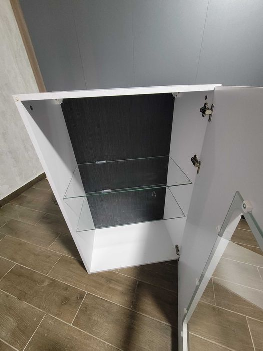 Тумба вітрина з підсвіткою для вітальні або спальні