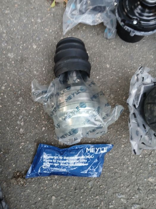 Продам стойки передні Опель зефіра.