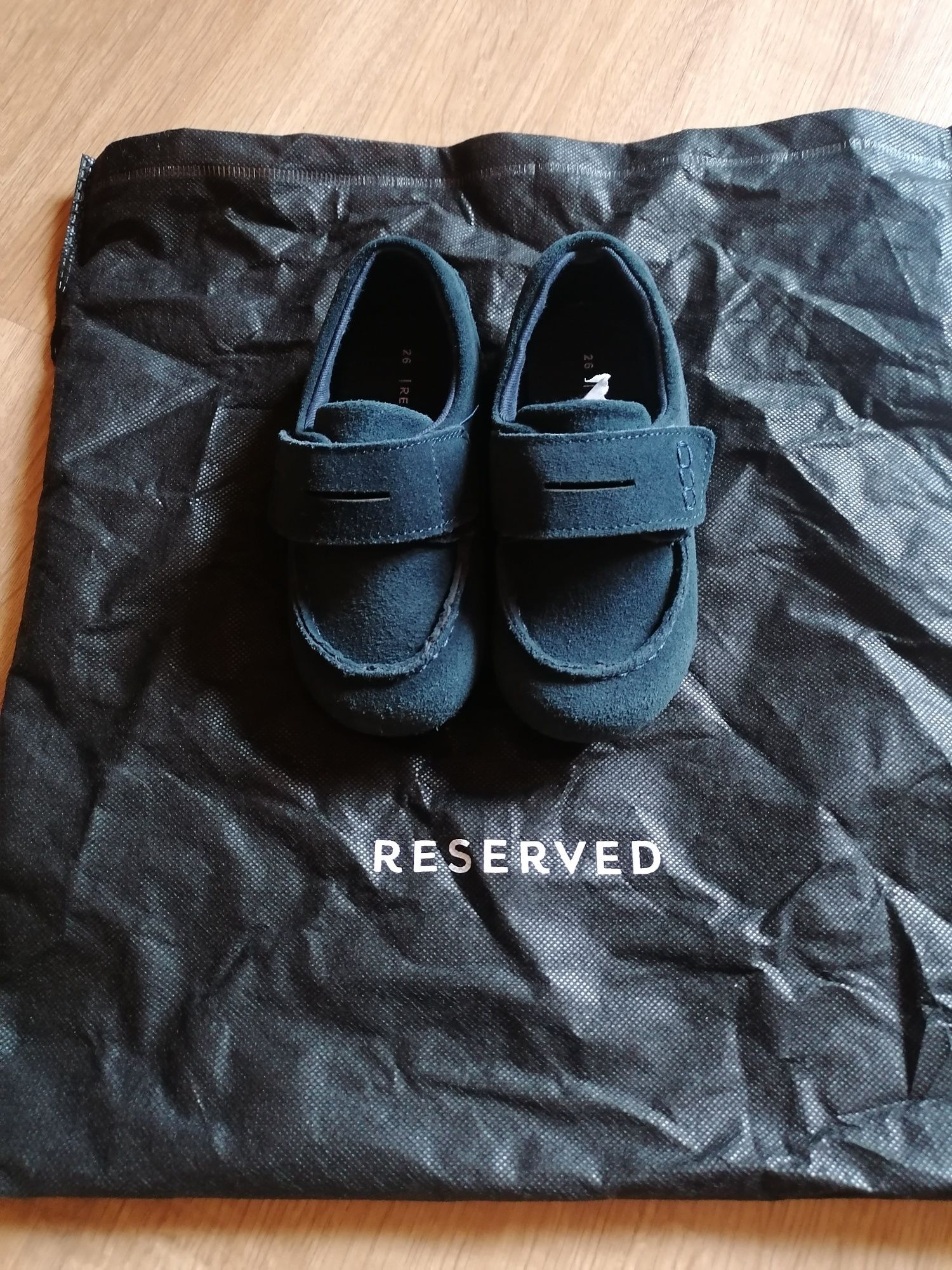 Skórzane mokasyny Reserved na rzep 26