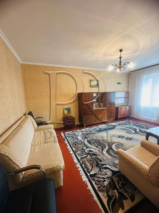 Продаж 2к. Троєщина. п-т Червоної Калини ( Маяковського) 7А.