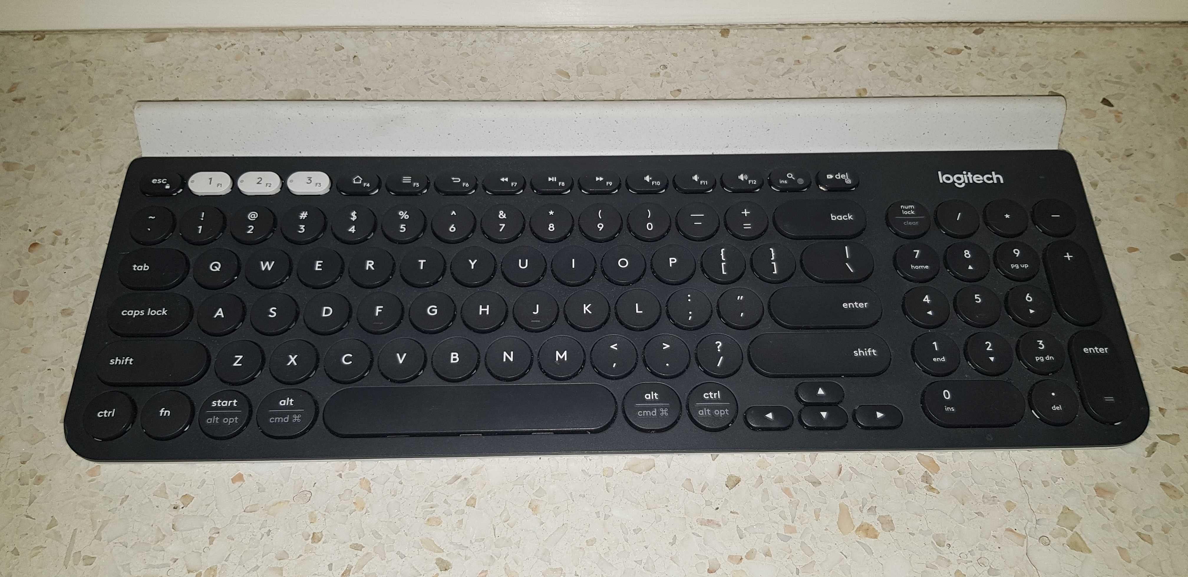 Klawiatura bezprzewodowa Logitech K780