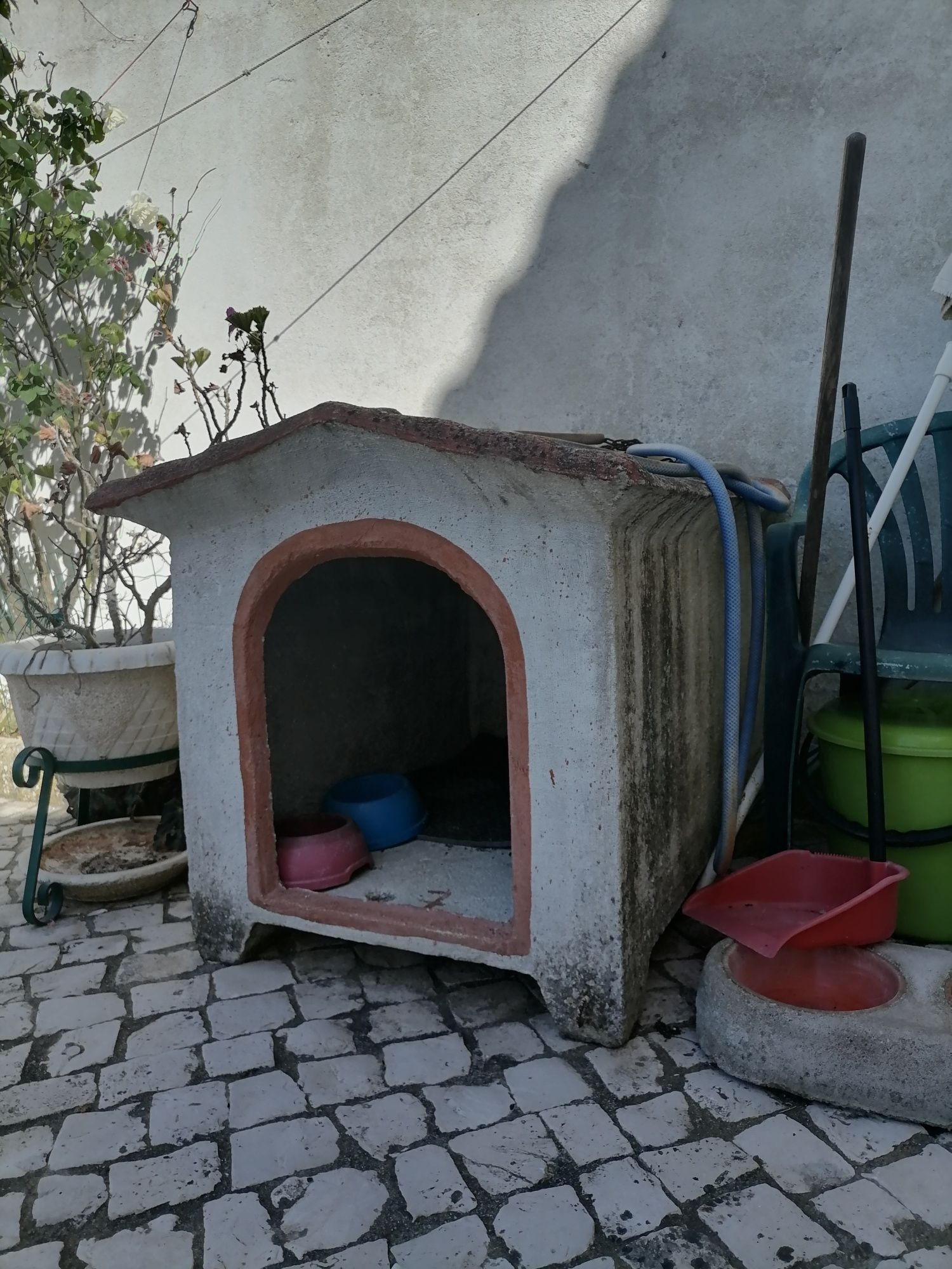 Casota de cão em cimento