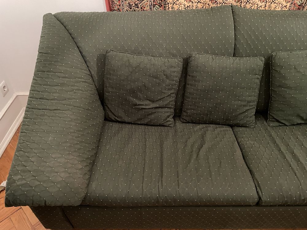 Vendo sofá 3 lugares verde com padrão