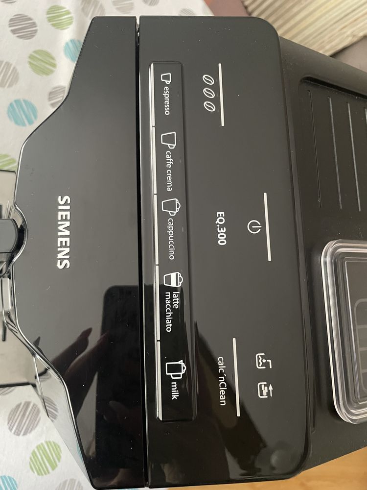 Ekspres Siemens EQ300 TF301E19