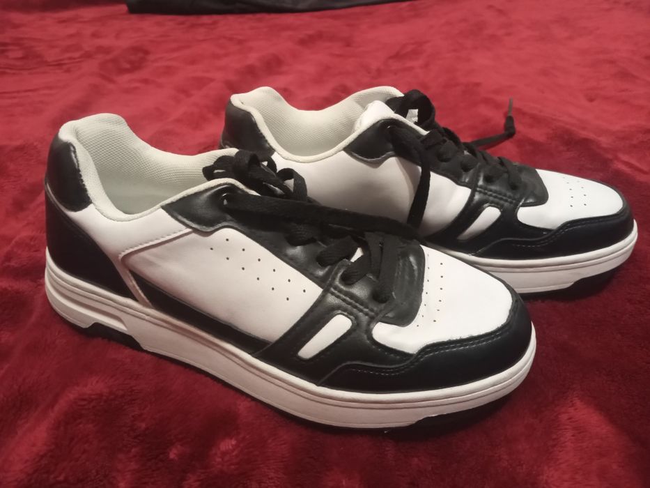 Кросiвки (кеди)  Graceland