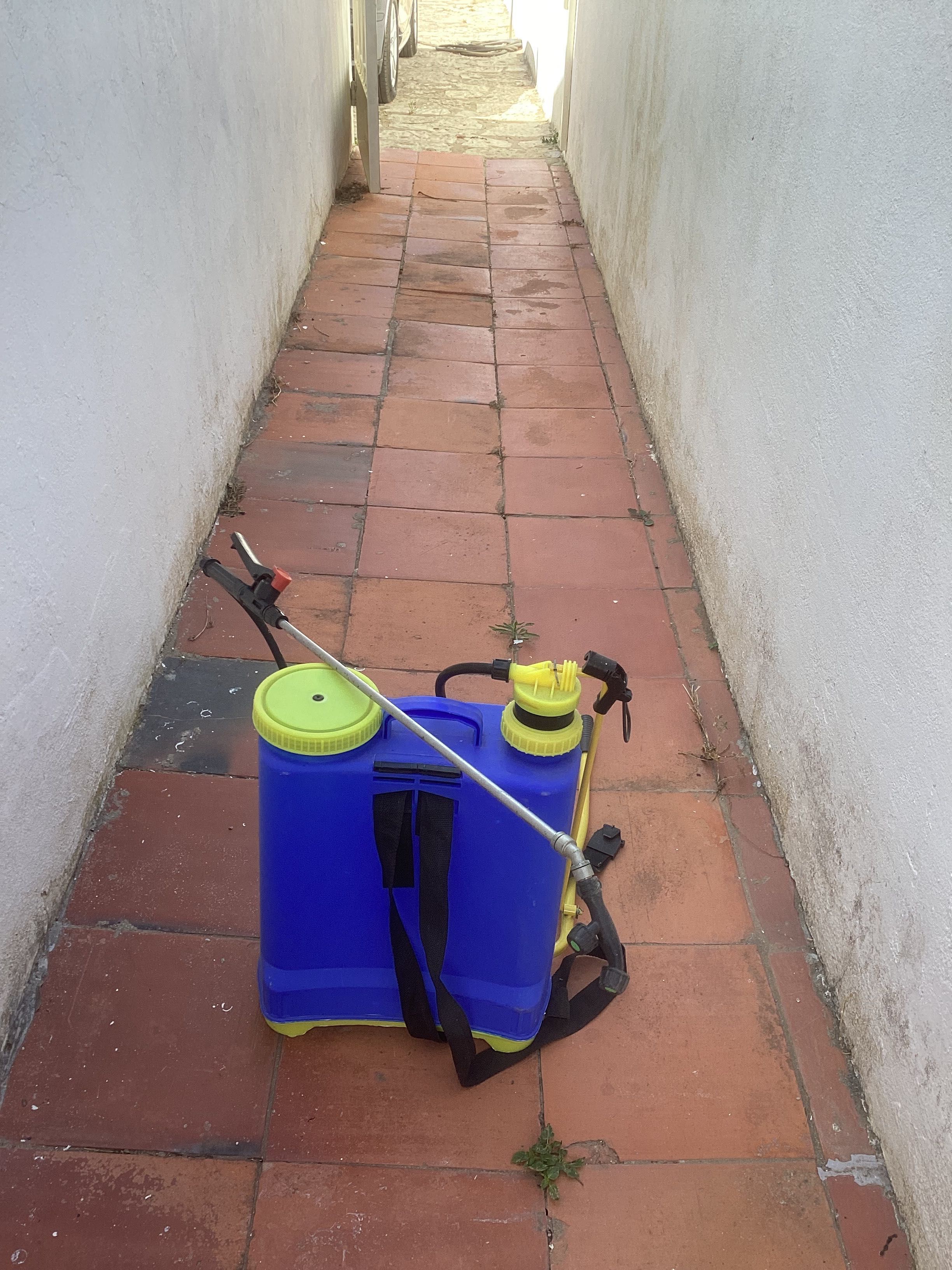 2 pulverizadores de grande quantidade