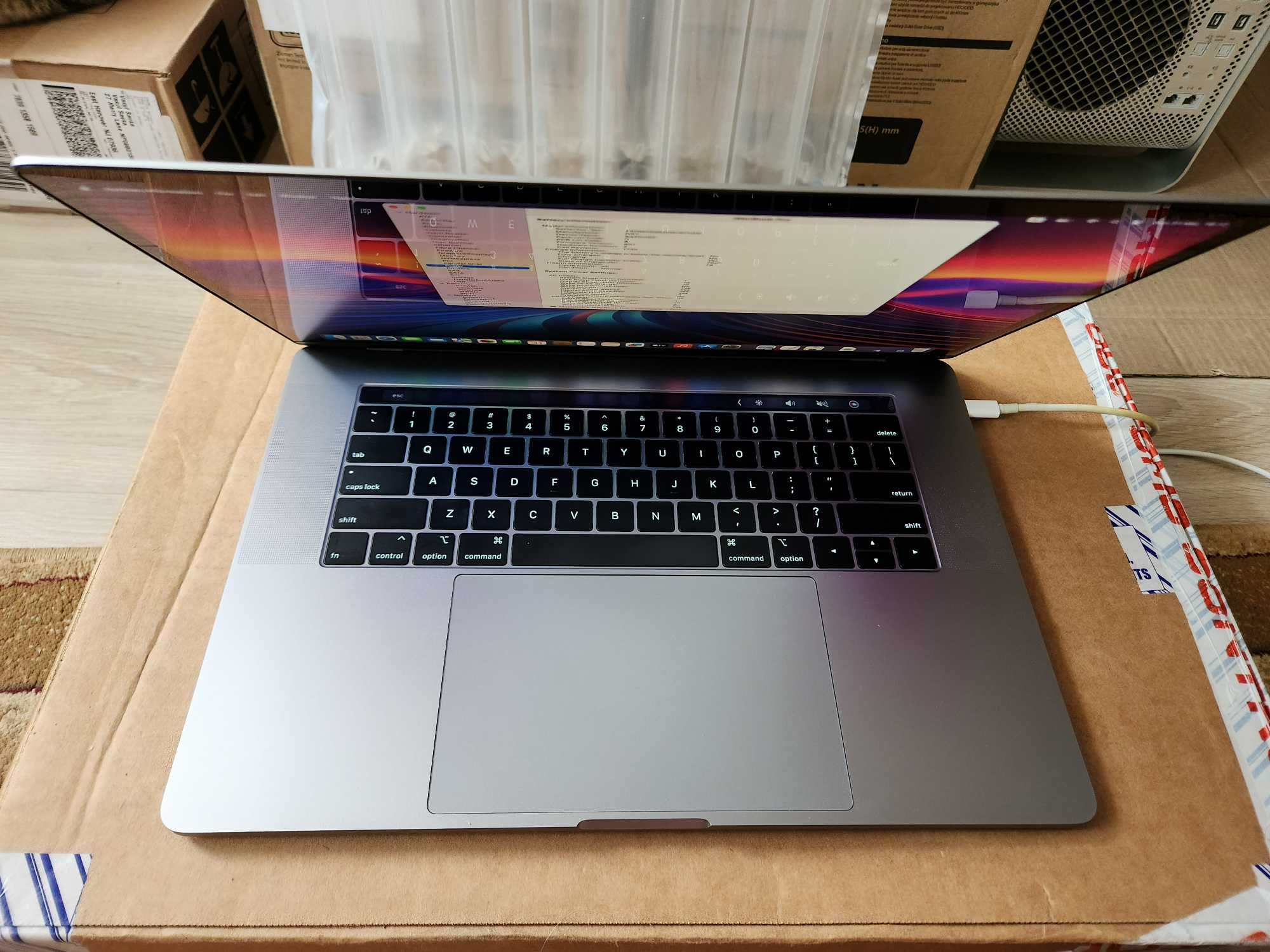 Apple MacBook Pro A1990 2018 i7-8750H 16Gb 256Gb