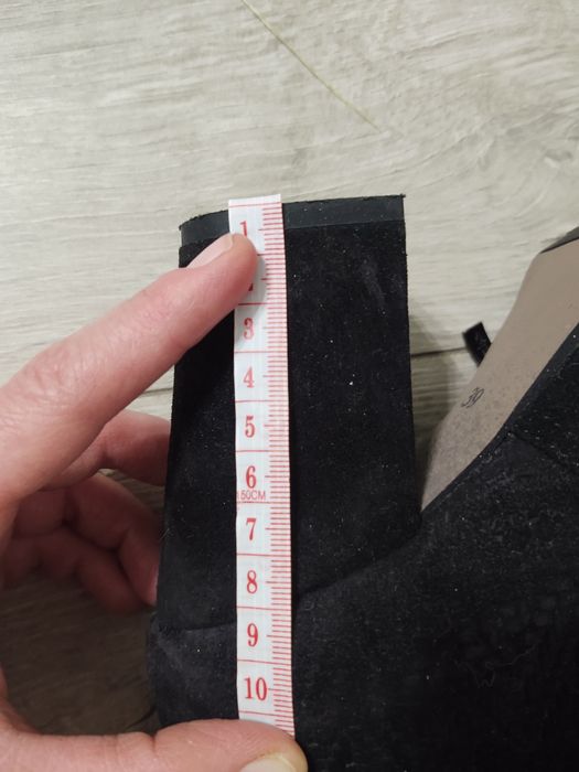 Замшеві  чоботи 39 розміру