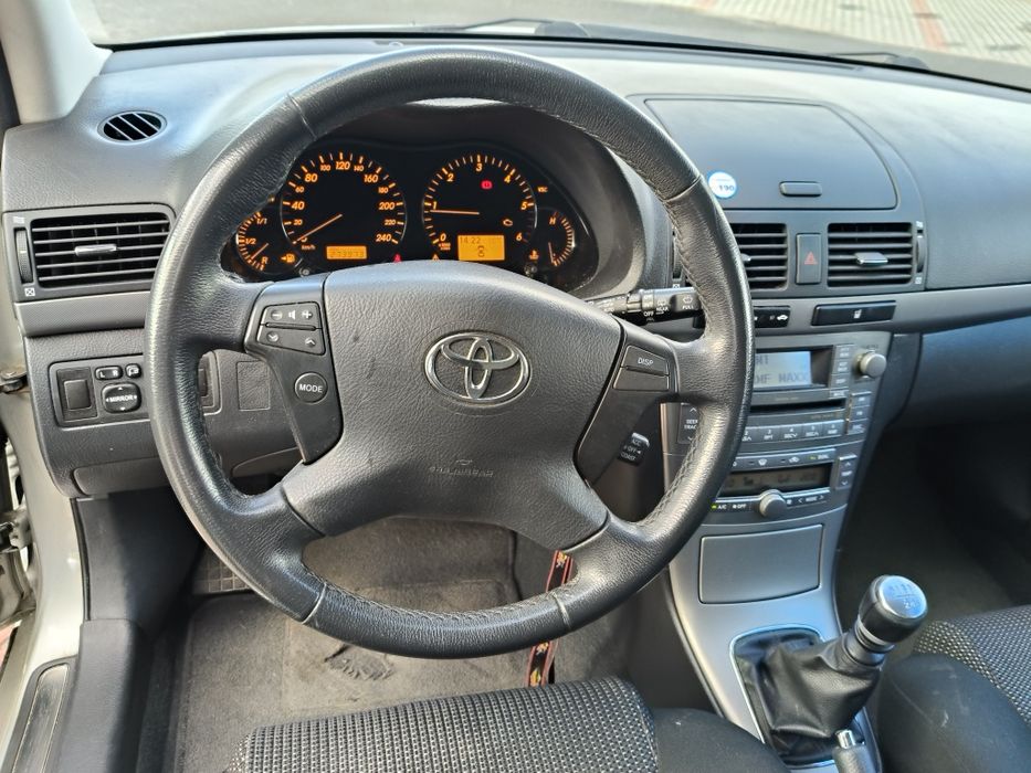 Toyota Avensis t25 2.0 D4D