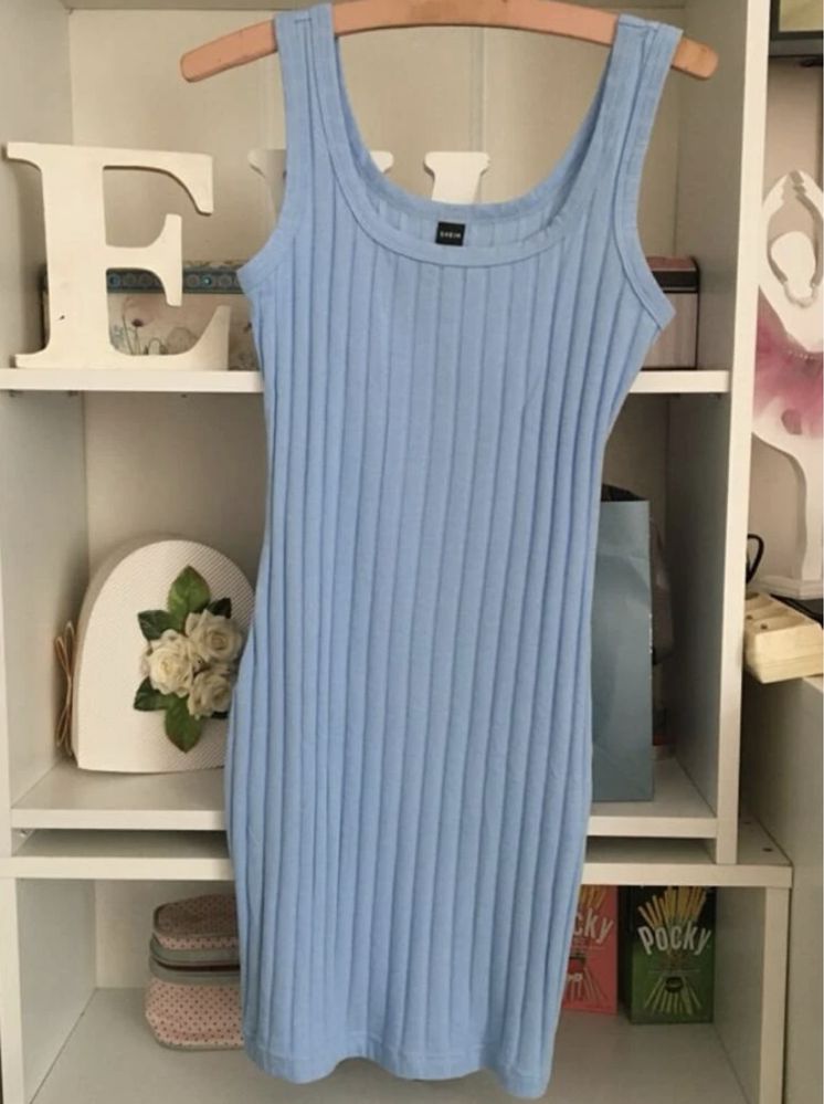 Niebieska sukienka S nowa