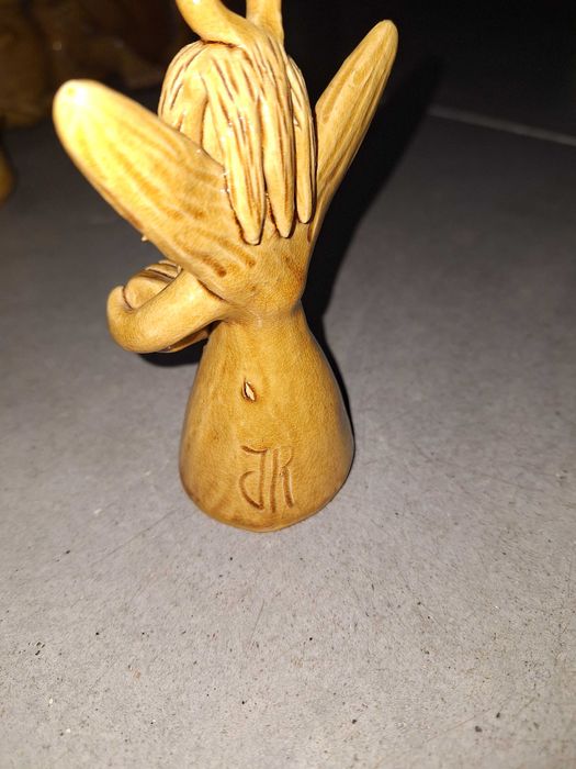 Imagem o "Anjo" de Júlia Ramalho.