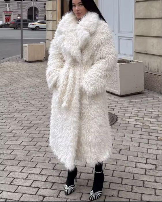 Kontantto plaszcz jasny futerko z paskiem xs-xl