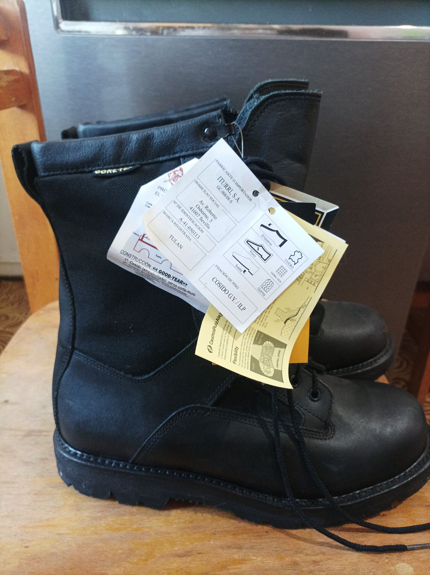 Берці (тактичні,gortex)