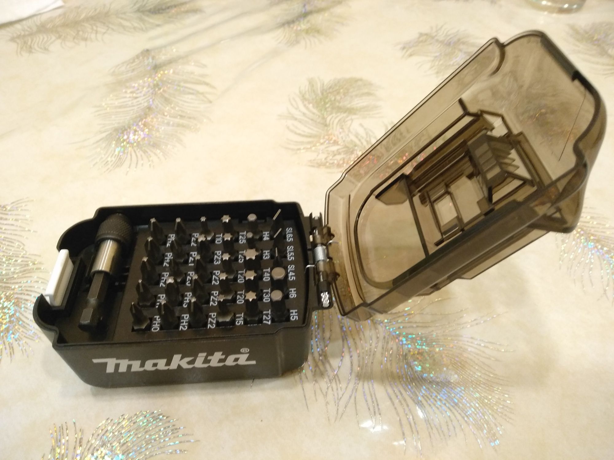 Набор бит Makita.