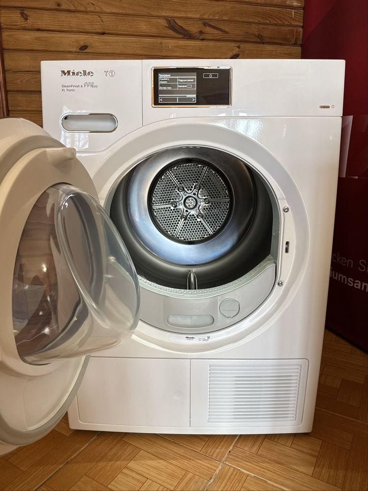 Сушильна машина Miele TMV840WP