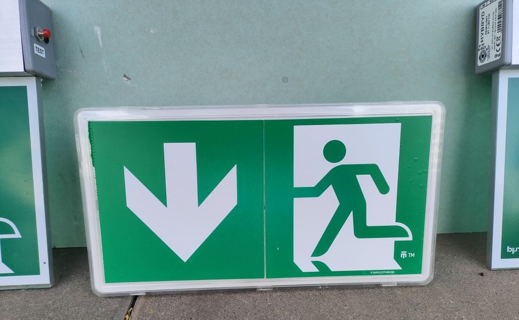 Znaki droga ewakuacyjna