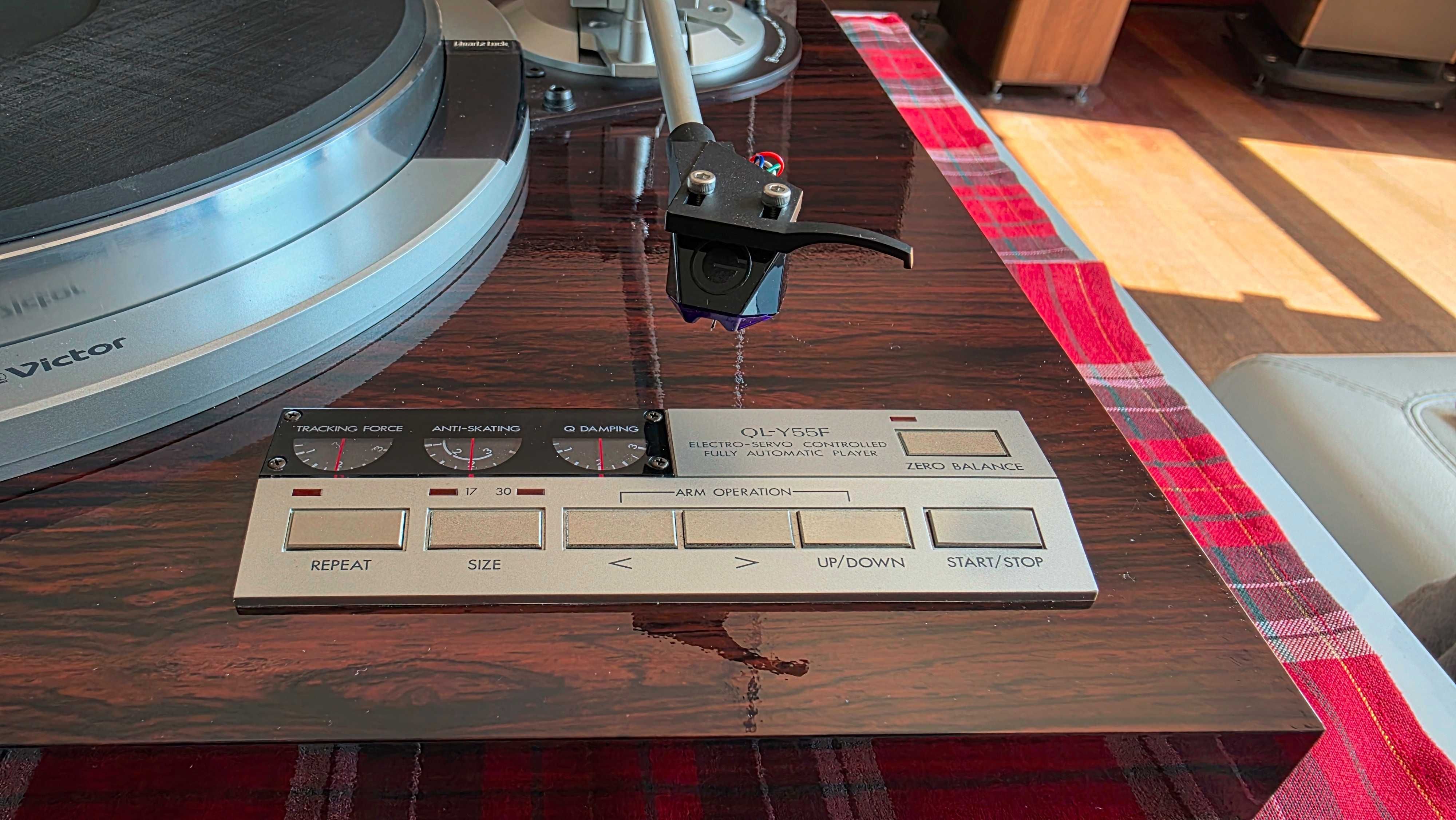 Sprzedam gramofon JVC Victor QL-Y55F