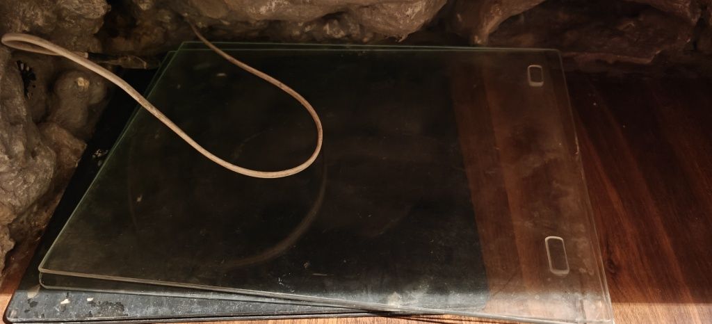 Terrarium z płyty meblowej.
