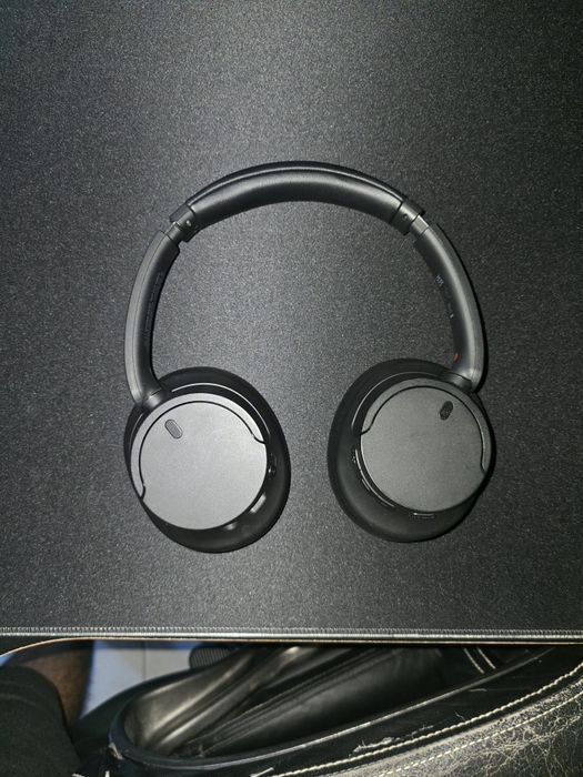 SONY WH-CH720N usado