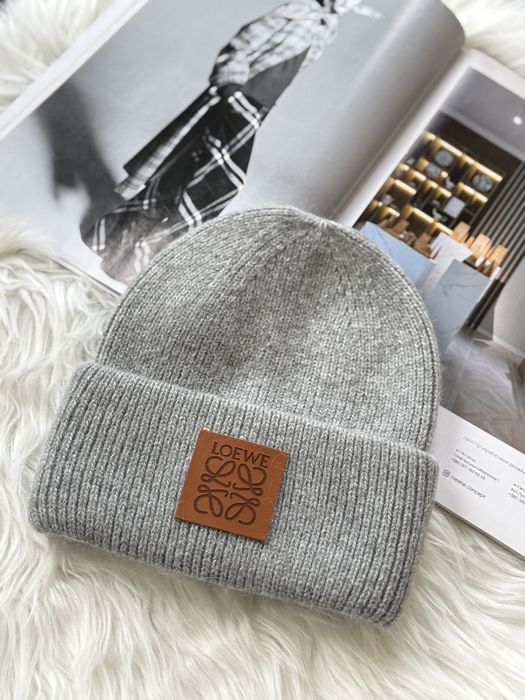 Тепла шапка Loewe