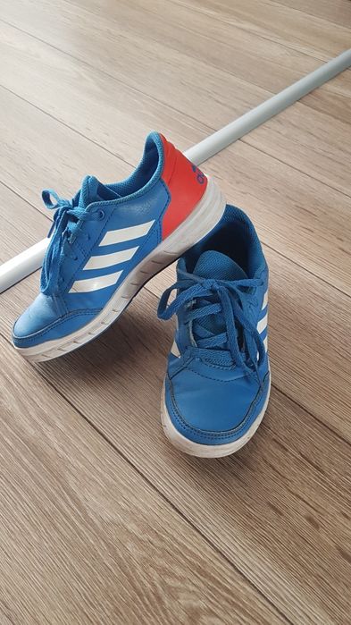 Продам красовки дитячі