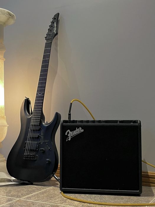 Vendo Guitarra mais amplificador, ideal para quem está a começar