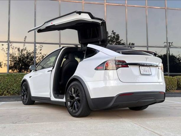 2021 Tesla Model X Long Range лучший электро кроссовер