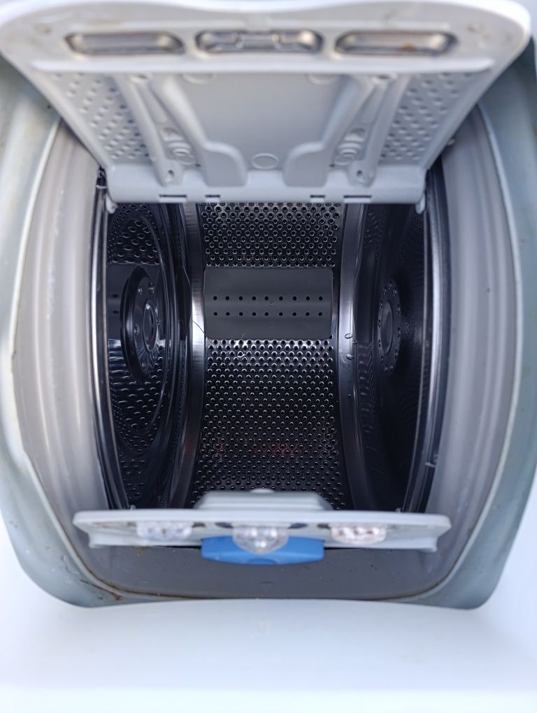 Стиральная машинка автомат вертикальная загрузка Electrolux EW6T5061U