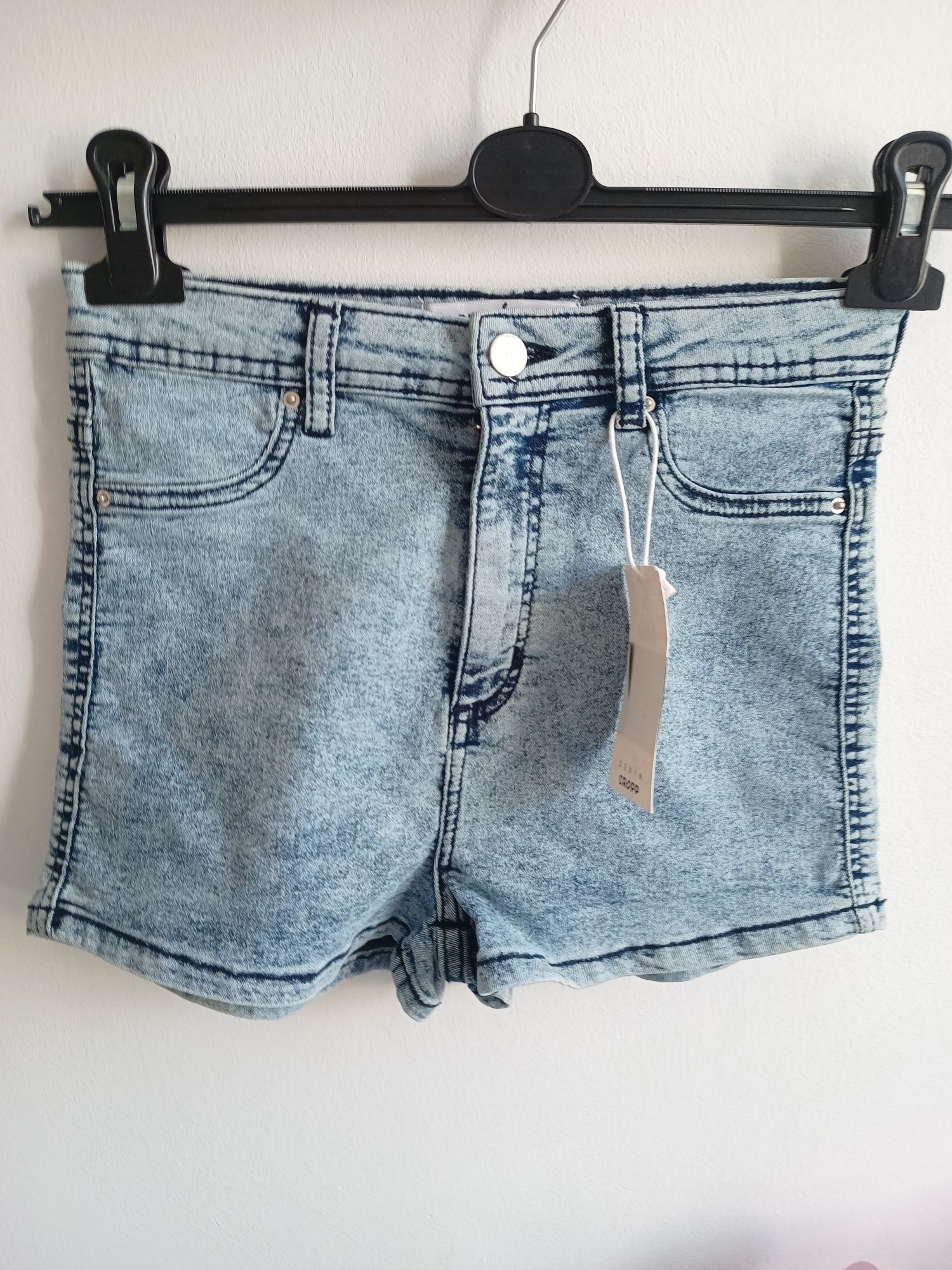 Krótkie spodenki damskie szorty jeansowe Cropp 36