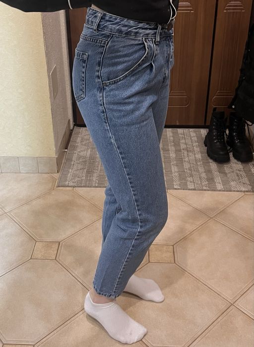 Джинси-мом.