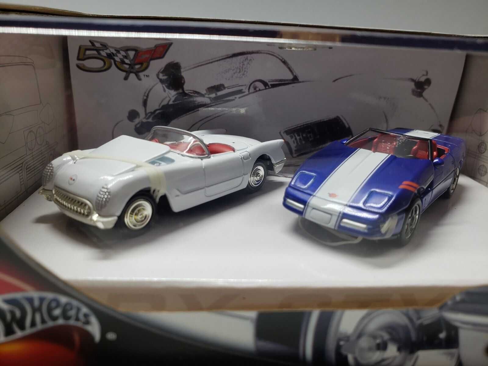 Modele 2 samochodów Hot Wheels Collectibles 50th Anniversary Corvette