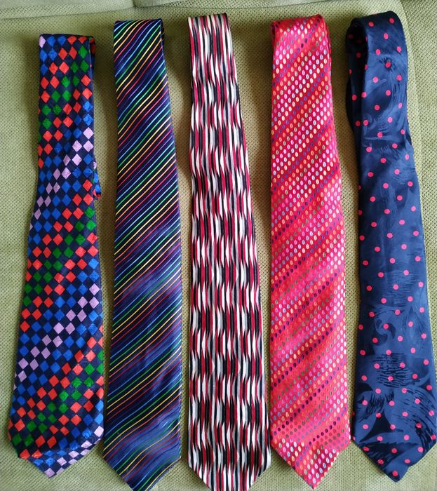 Галстуки тематические ( Новый год, музыка, книги, искусство, животные)