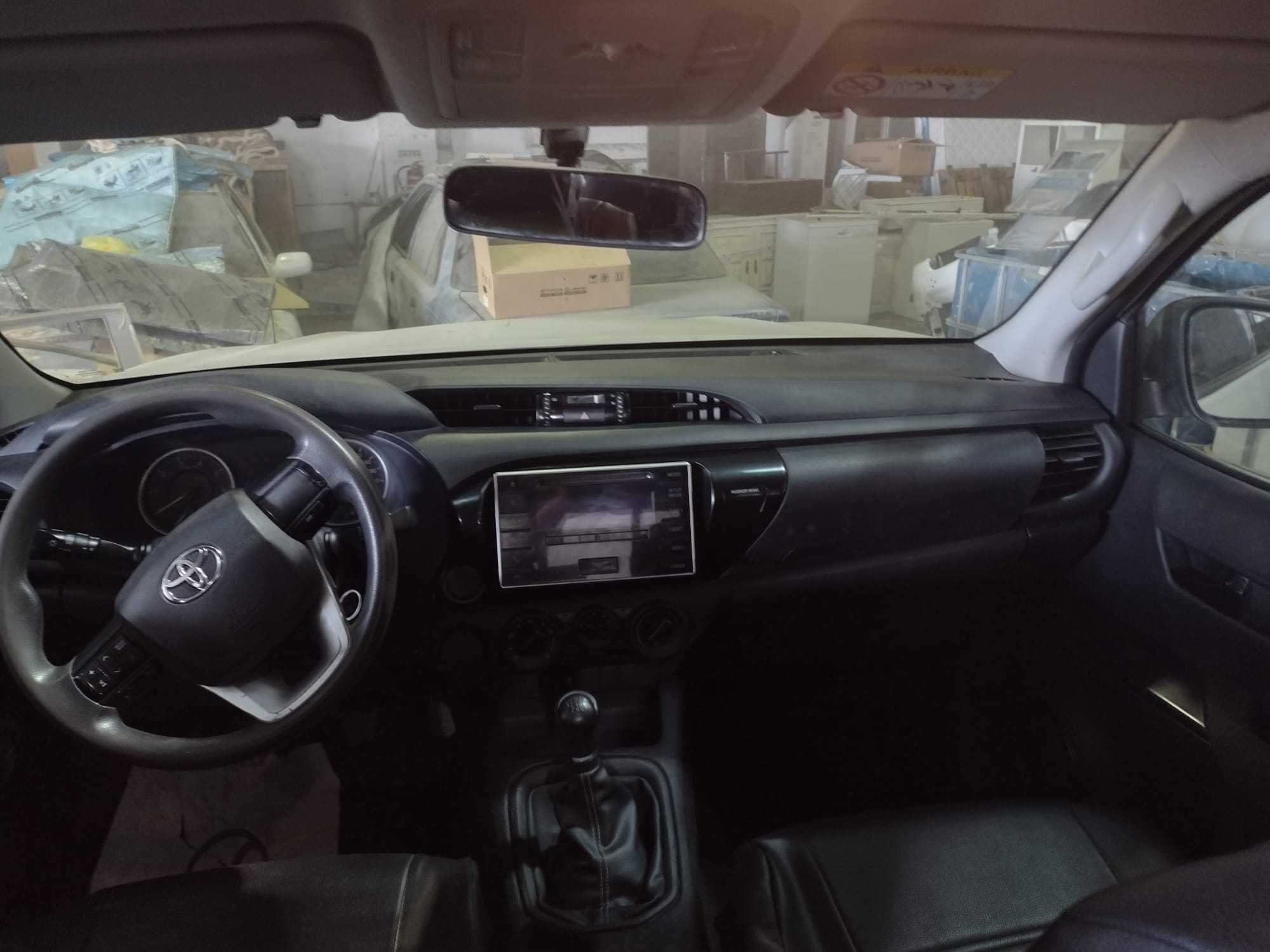 Toyota Hilux, 4x2, com 65 000 Km