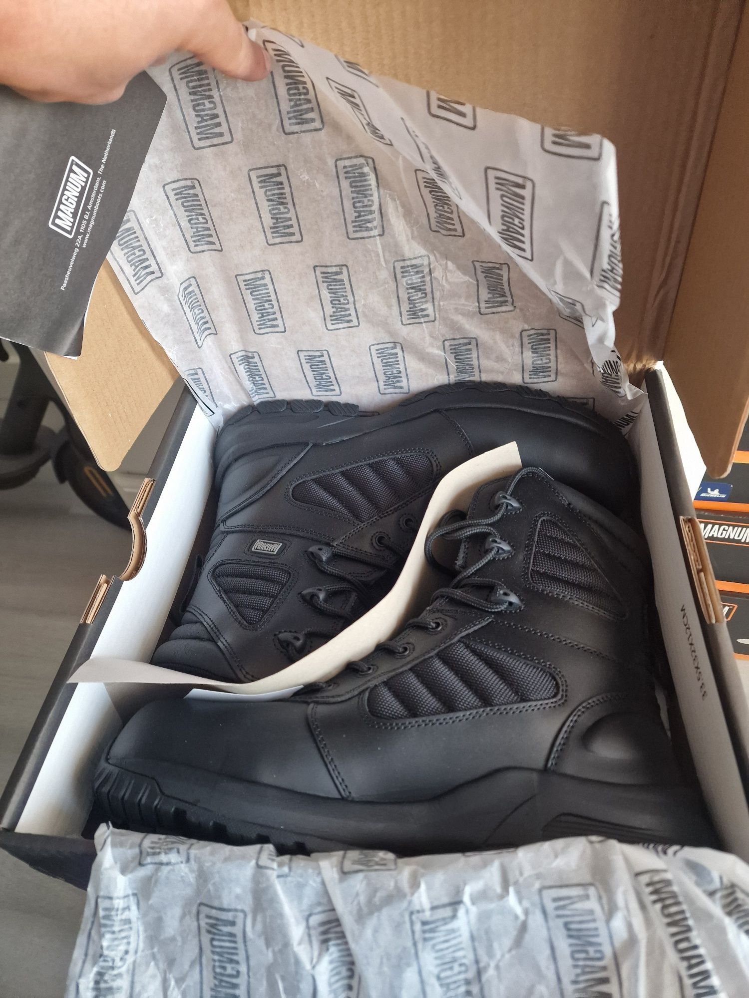 Botas Novas Magnum