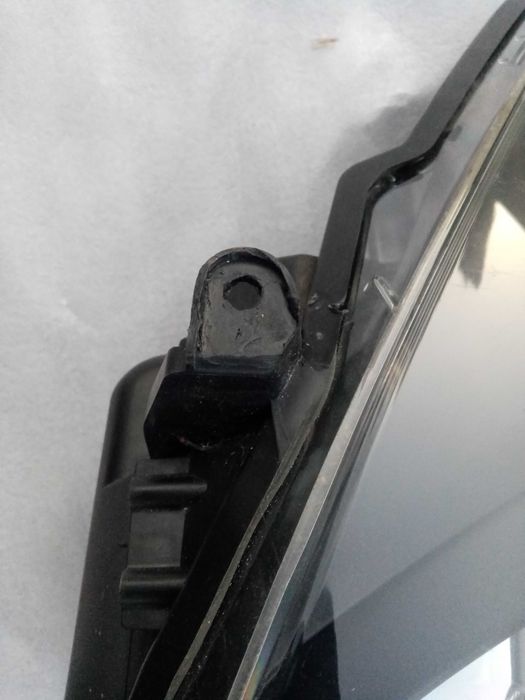 Lampa prawa przednia Toyota Yaris gen III 2014 r.