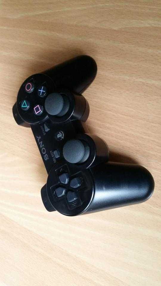 PS3 super slim 500GB z grami i padem