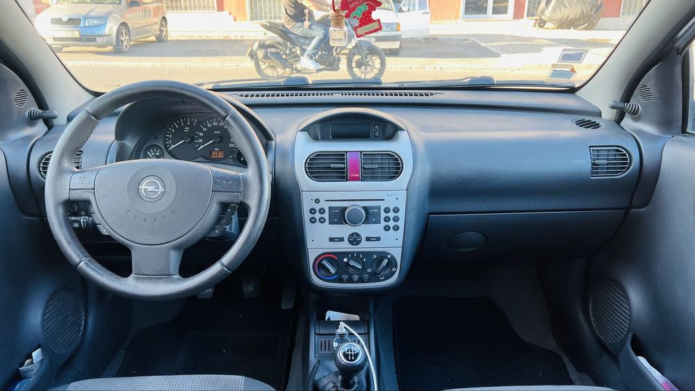 Opel corsa C  1.2  twinport de 2005