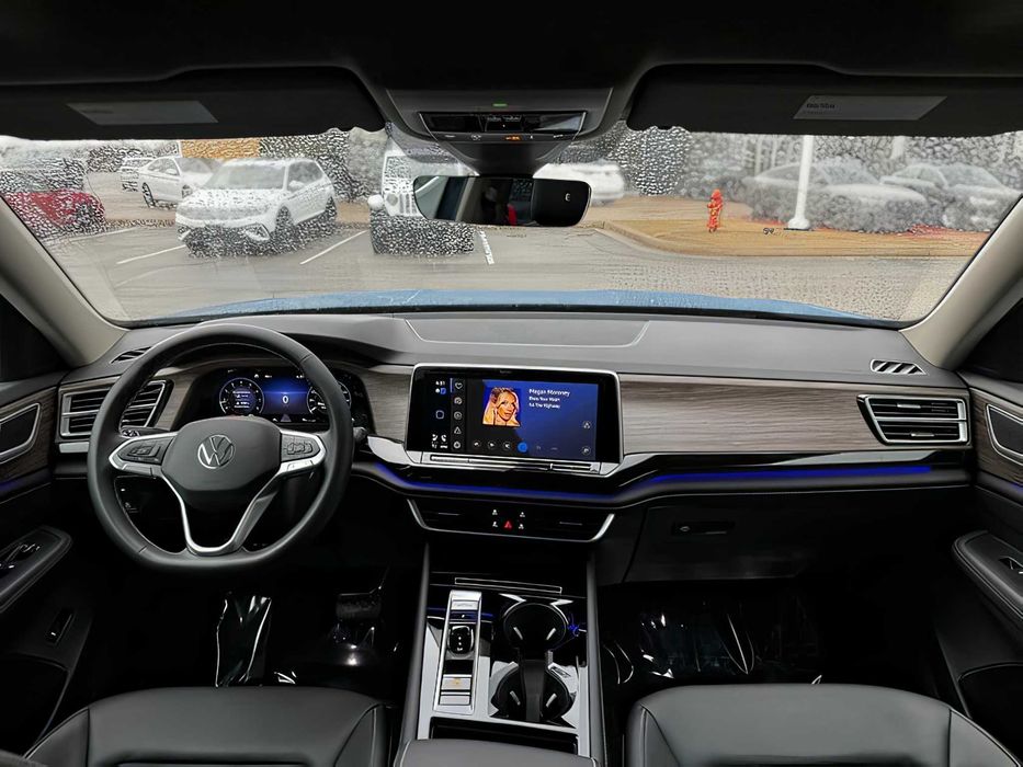 Volkswagen Atlas      2025