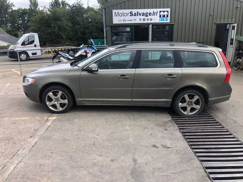 Капот Volvo V70 розборка шрот
