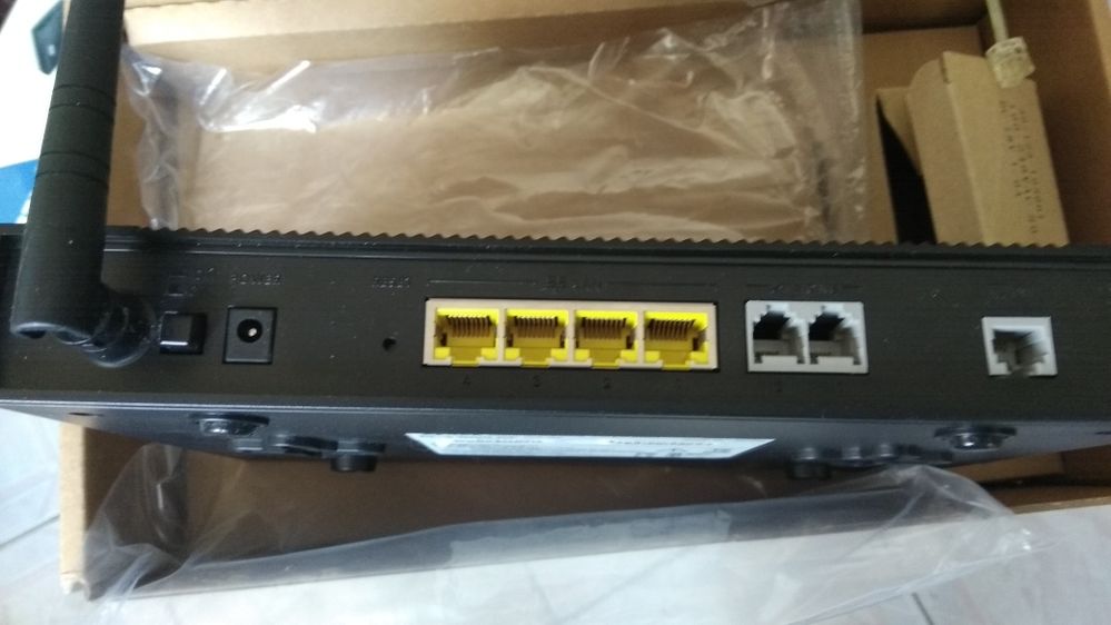 Router Zyxel 2602HW-61C Modem ADSL, Switch, Wifi, 2 x Voip - Prestige