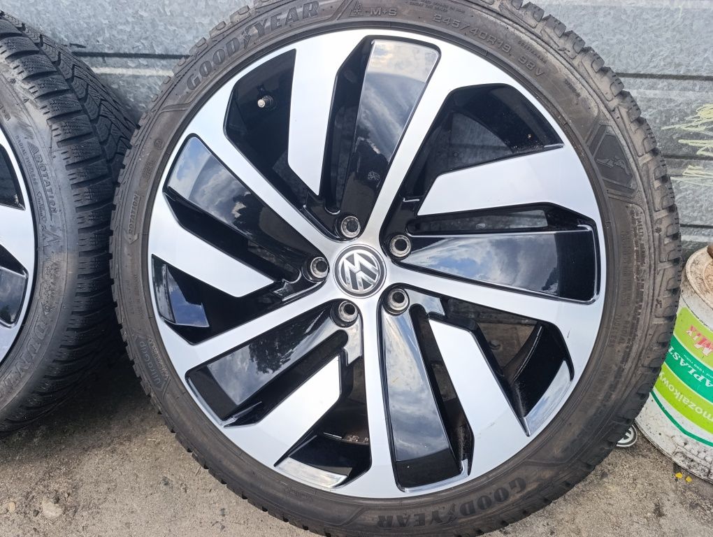 Volkswagen Arteon Passat R line felgi 19 cali z Niemiec ładny stan
